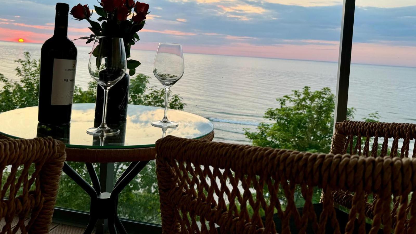 Apartament Z Widokiem Na Morze- Ustronie Apartments Nadmorski Luksus Apartamenty Ustronie Morskie Dış mekan fotoğraf