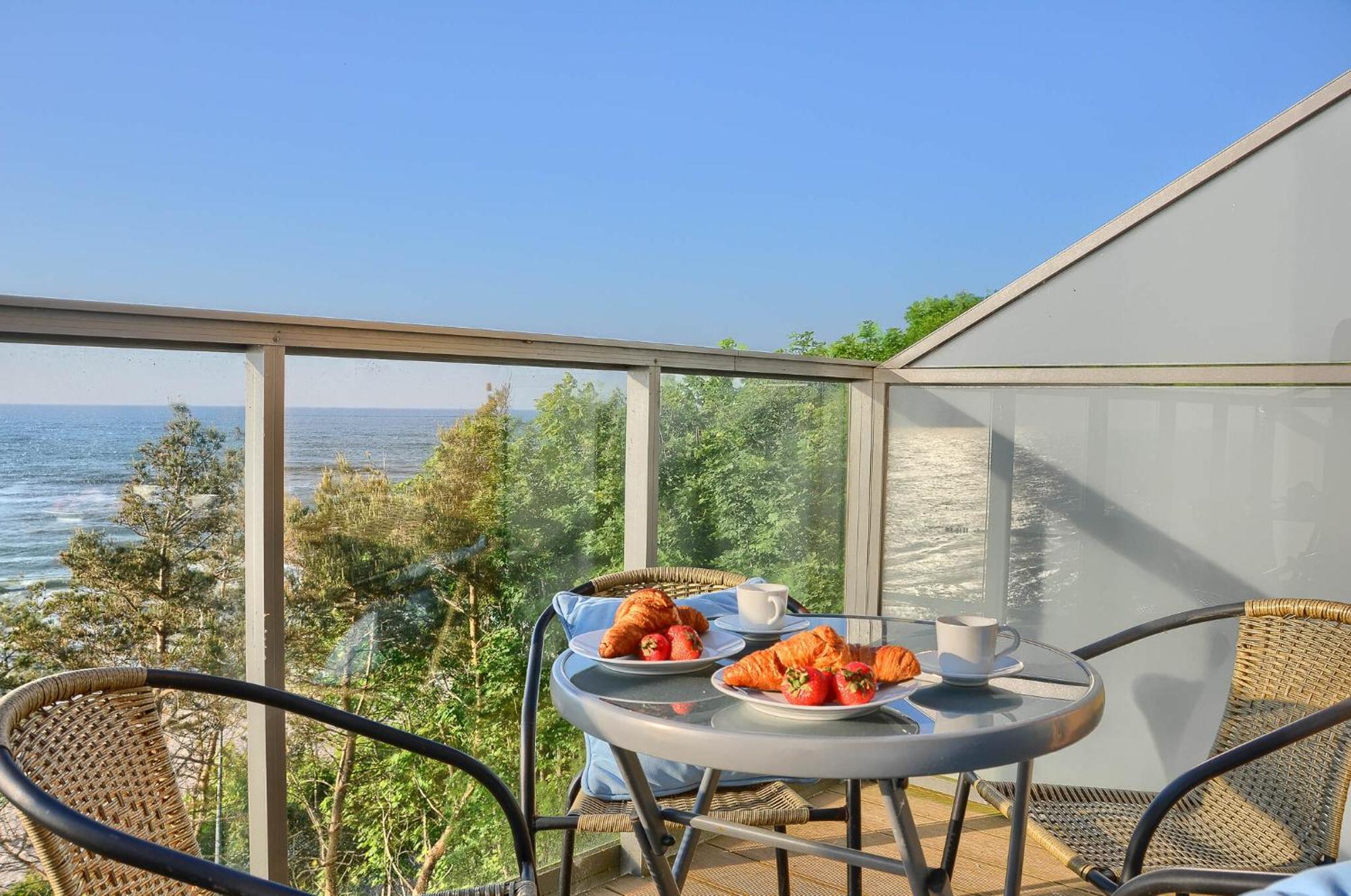 Apartament Z Widokiem Na Morze- Ustronie Apartments Nadmorski Luksus Apartamenty Ustronie Morskie Dış mekan fotoğraf